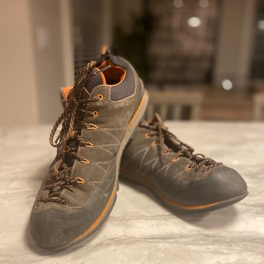 SCARPA crux - men’s hiking shoe - size 10